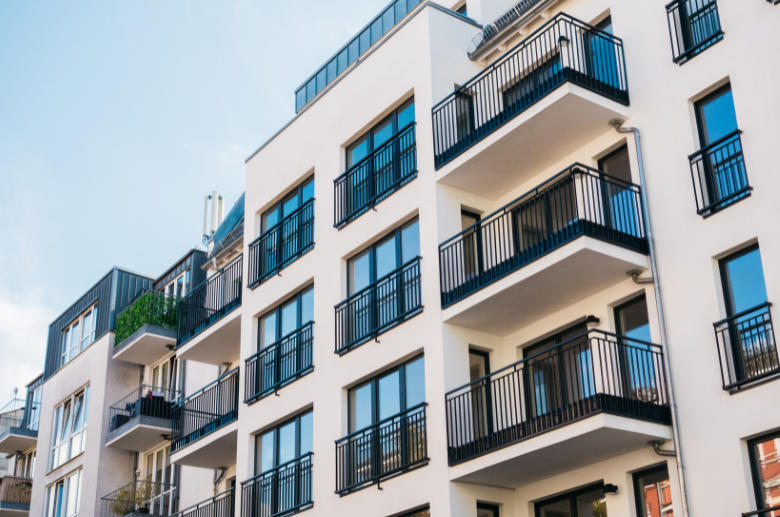 5 Problems with Apartment Building Roofs